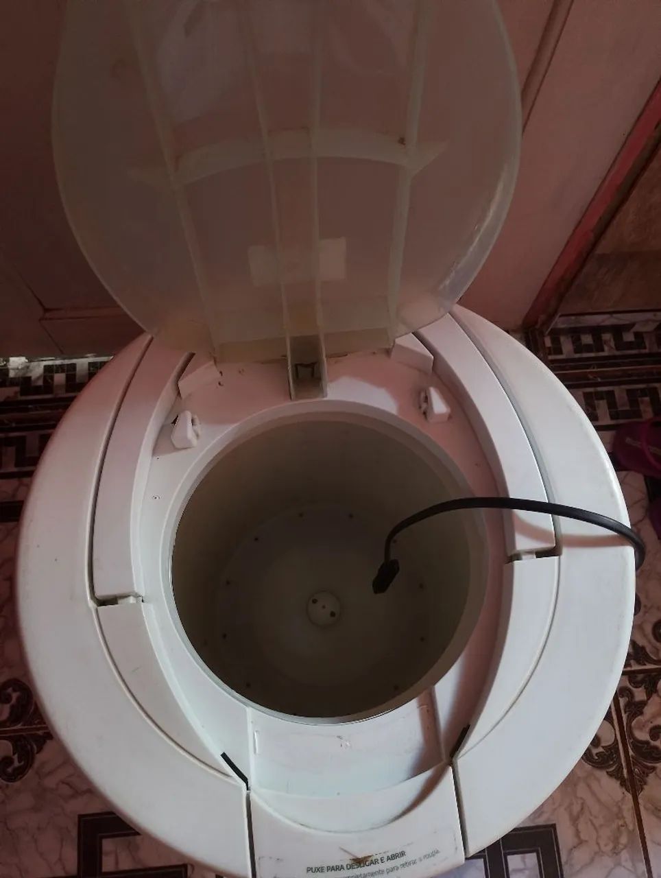 VENDO essa centrífuga semi nova..