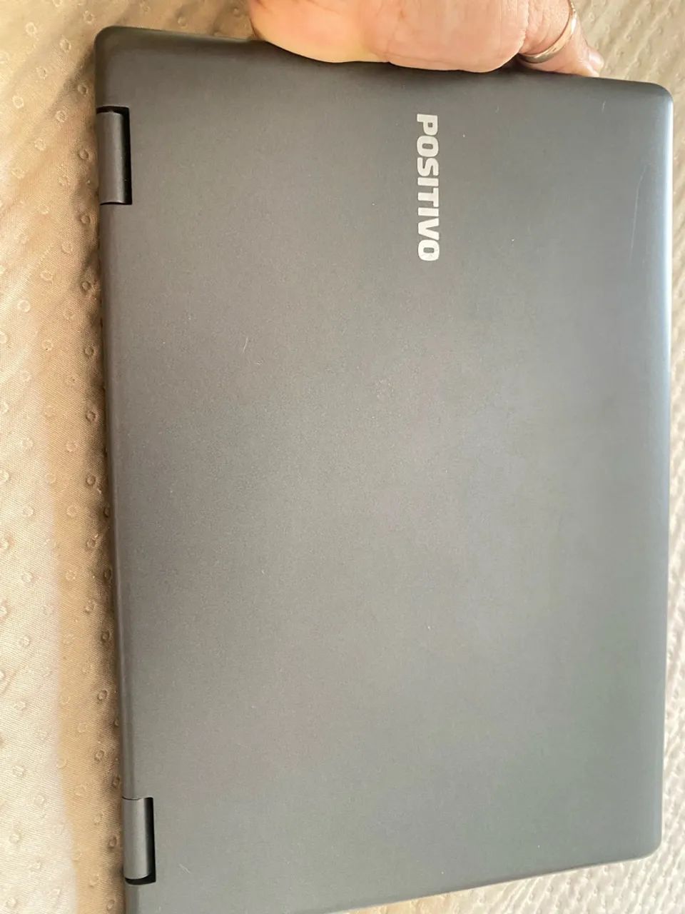 Vendo notebook para retirada de peças . 2/em 1 vira tablete 