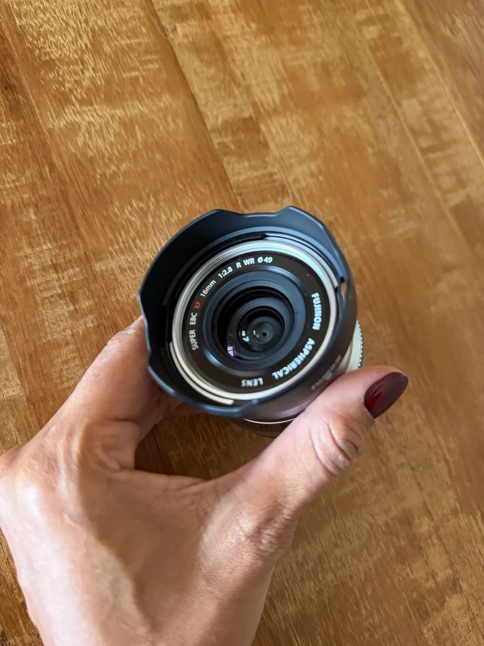 Lente Fujifilm Fujinon XF 16mm F2.8 R WR - Foto 3