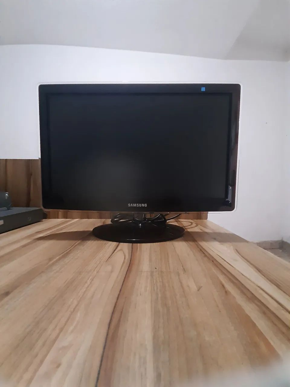 TV MUNITOR SANSUNG 21,5 POLEGADAS MODELO P2270hd.