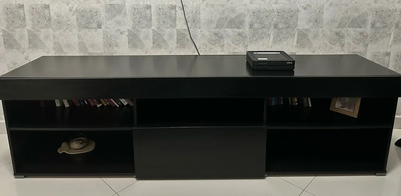 Rack preto lindo para sua sala! 