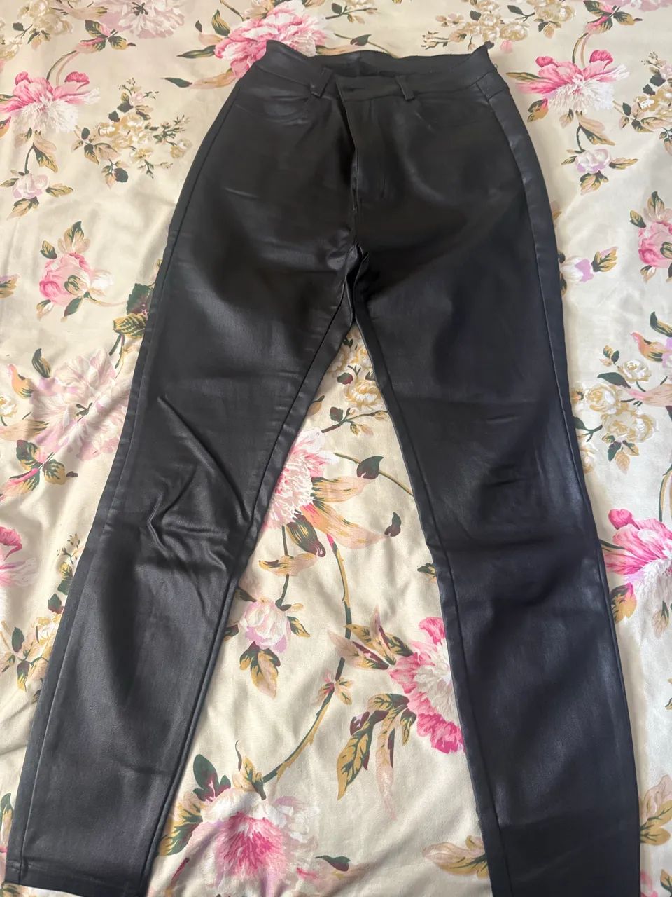 Calça em couro fake  - Foto 2