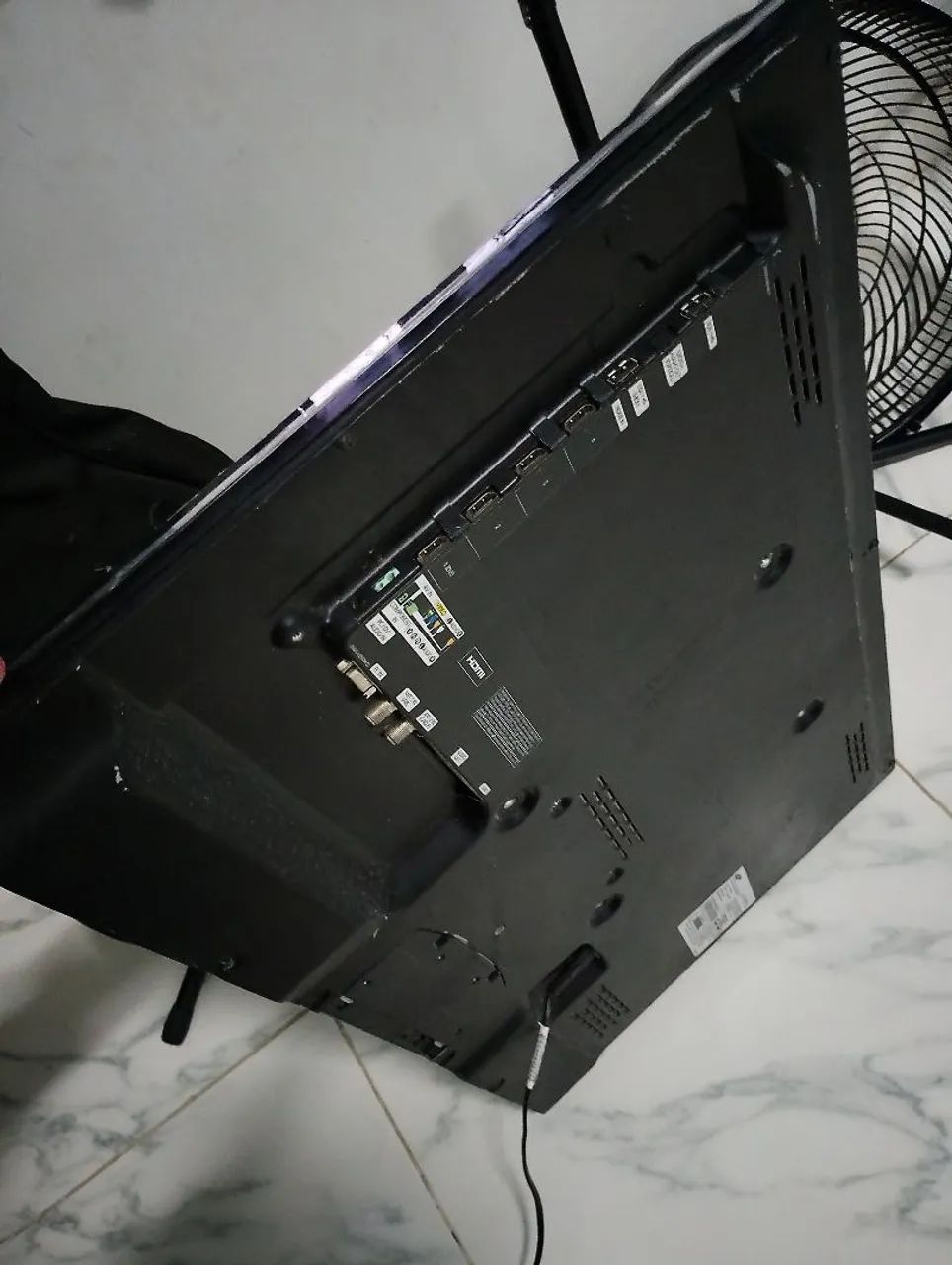 TV SAMSUNG 32 POLEGADAS - para retirar peças 