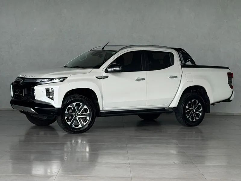 Mitsubishi Triton Triton HPE-S 2.4 CD 4x4 TB Diesel Aut. 2024