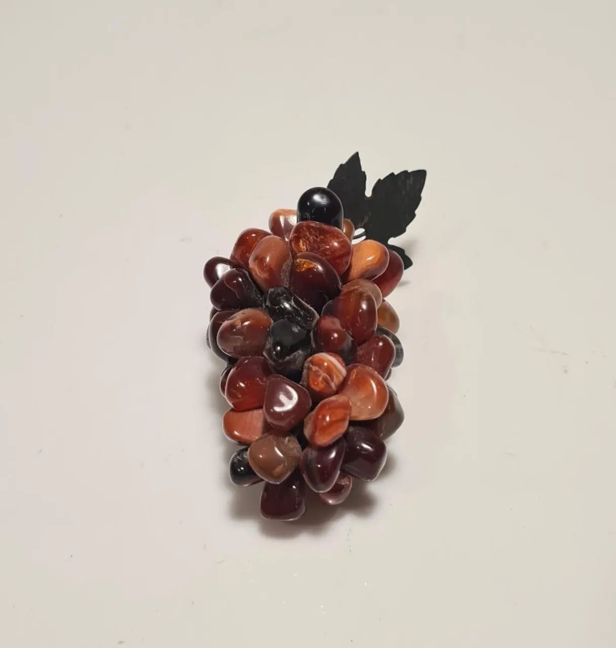 Decoração Cacho de Uva Antigo Feito em Pedra e Metal