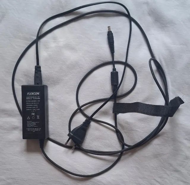 Fonte para notebook, marca FLEXCOM, modelo flx 6519001, 19 volts x 3,42A, 65  - Foto 4