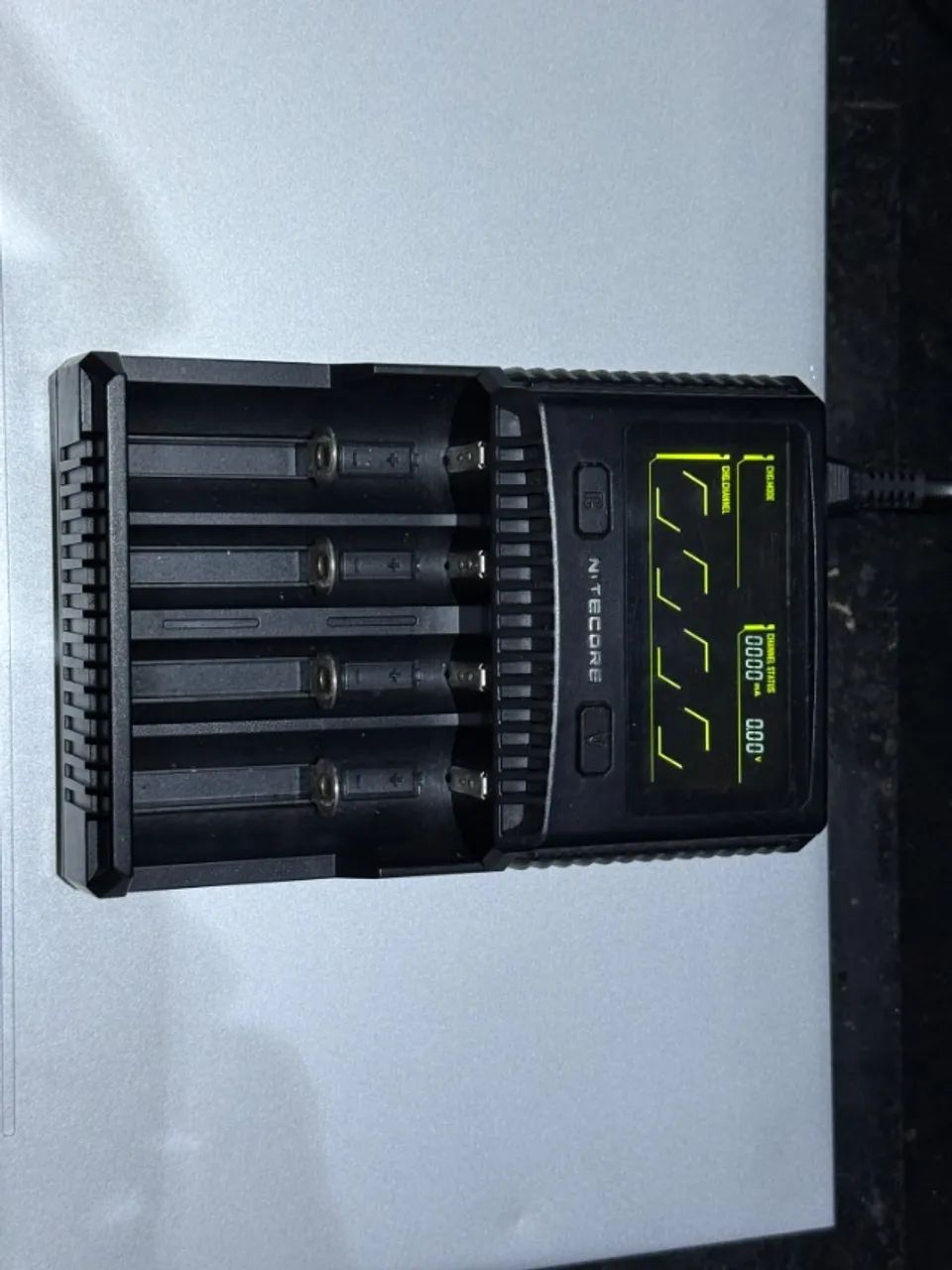 Carregador Nitecore SC4