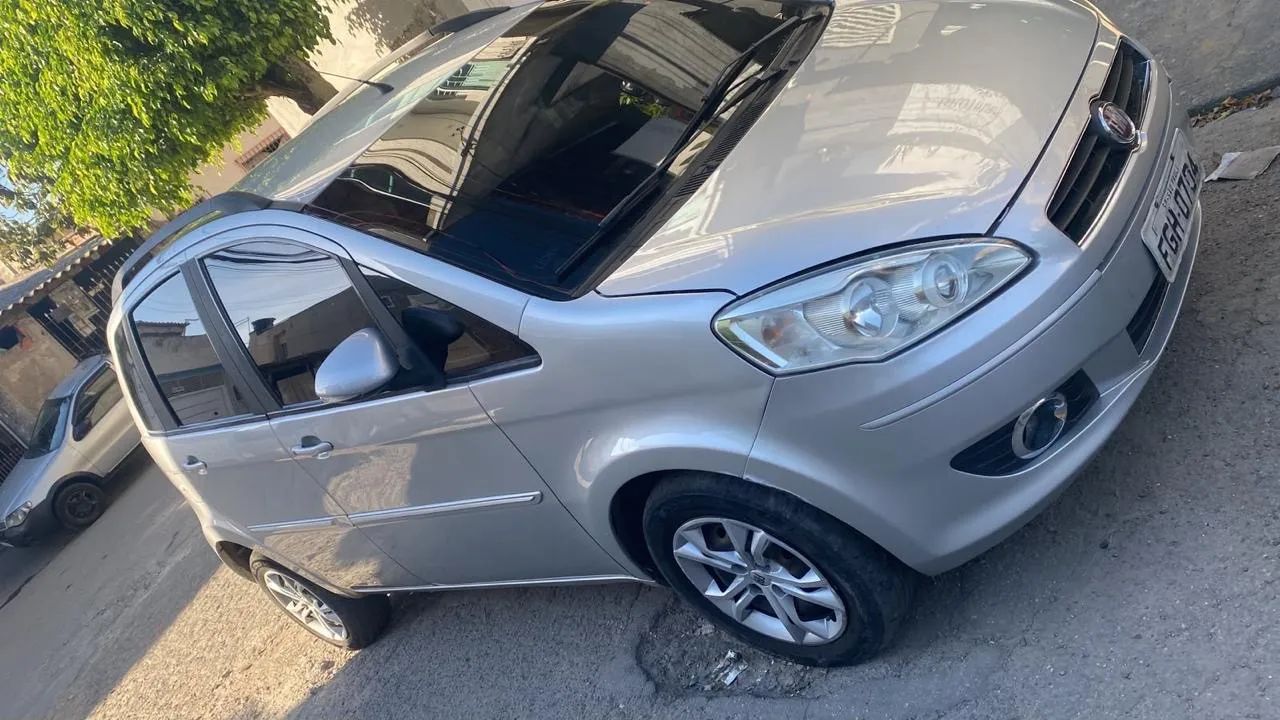 Fiat Idea Attractive 1.4 Fire Flex 8V 5P 2013 - Foto 2
