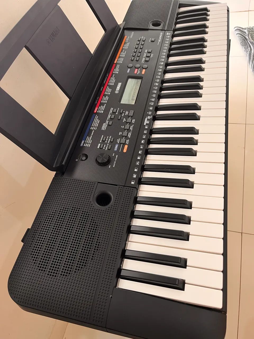 Teclado Yamaha PSR E263  - Foto 3