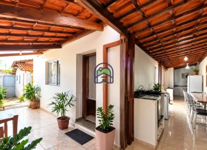 DUAS CASAS COM QUINTAL E GARAGEM!!