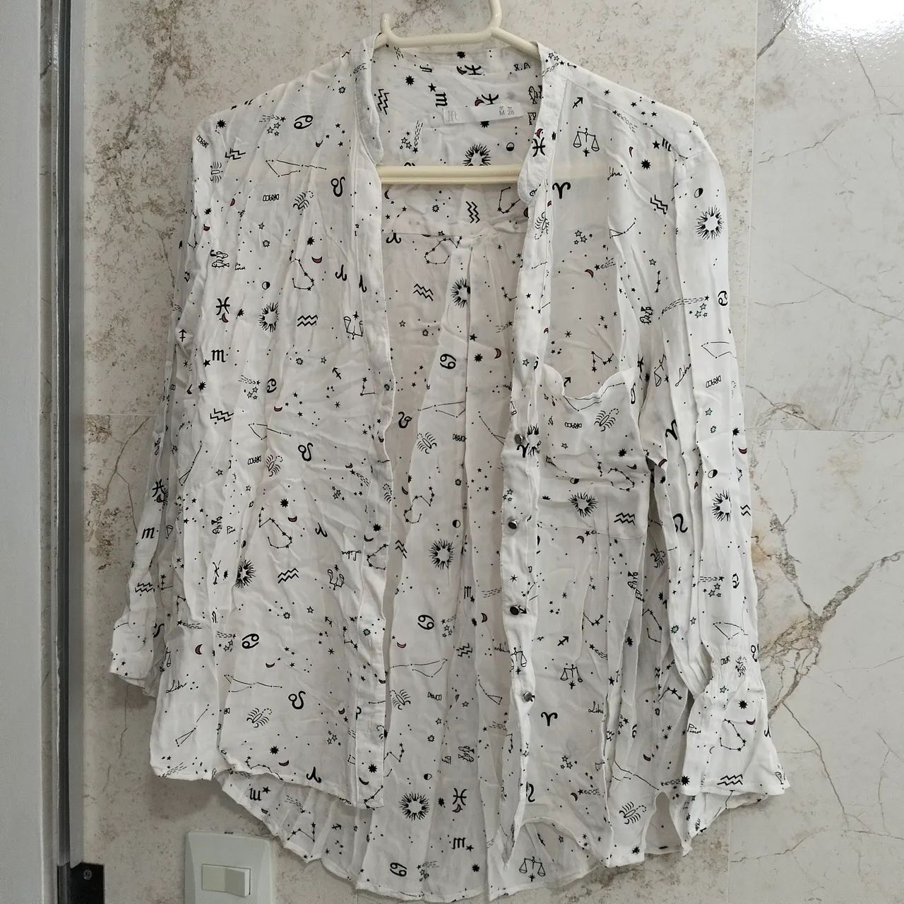 Lote 5 blusas manga longa - Foto 2