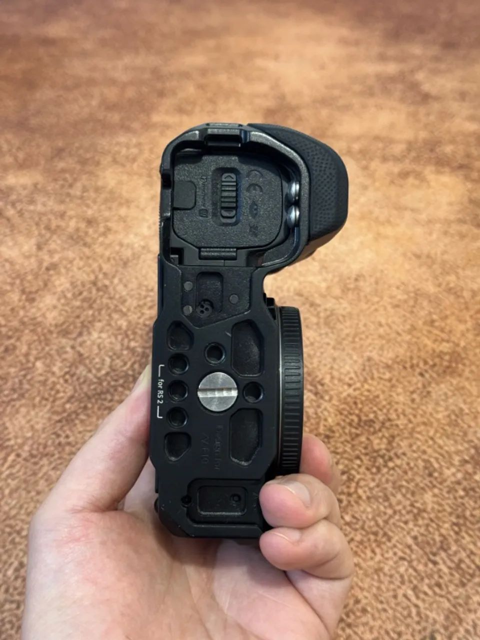 Sony ZV-E10 4K com cage (sem lente) - Foto 2