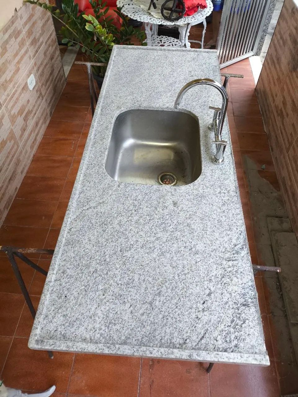 Pia de cozinha em granito com torneira misturador  - Foto 2