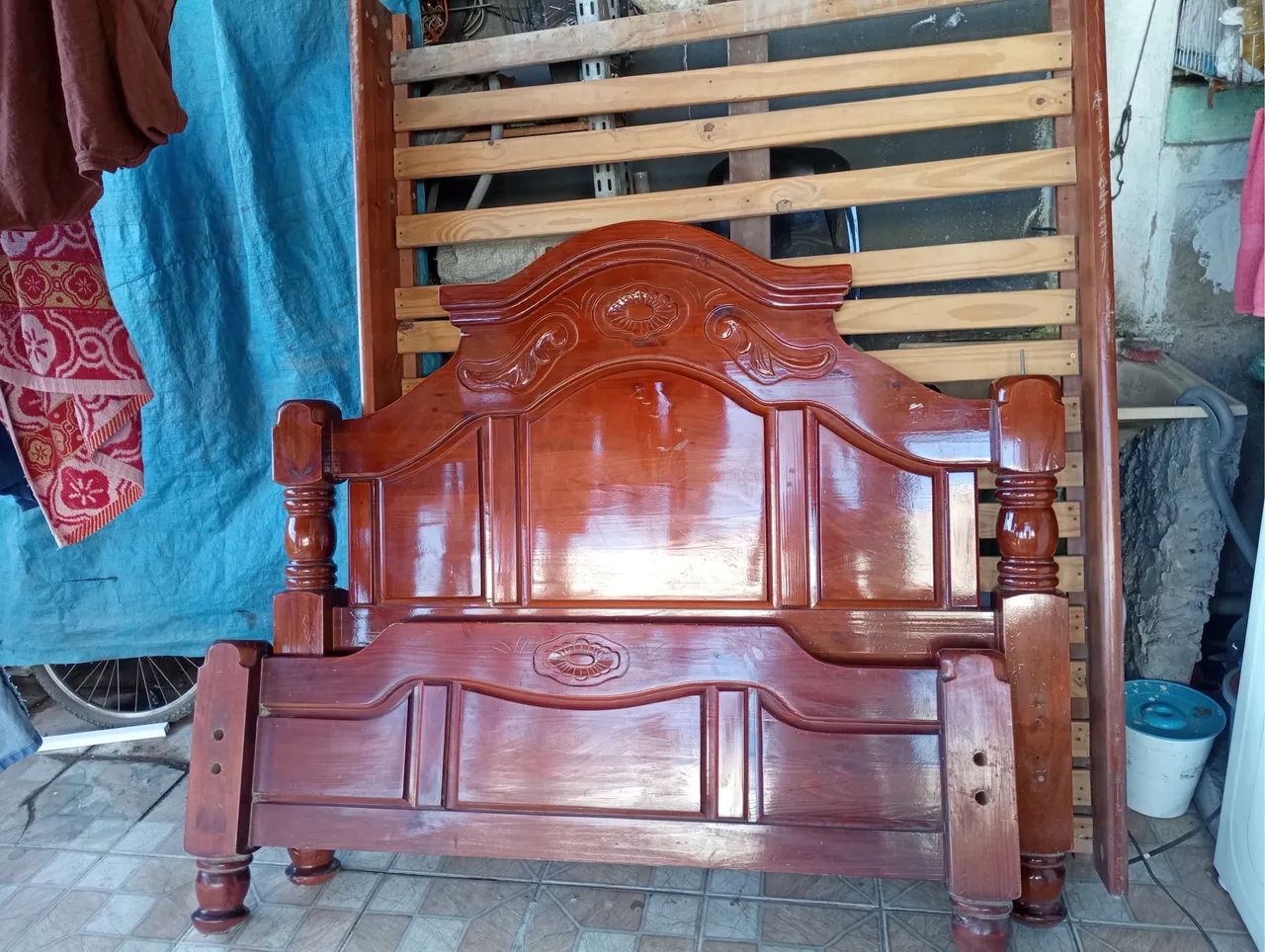 Cama de madeira