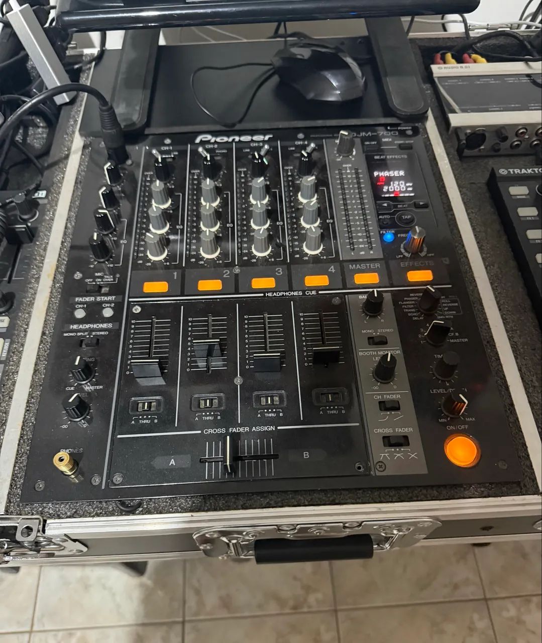 DJM 700 Pioneer