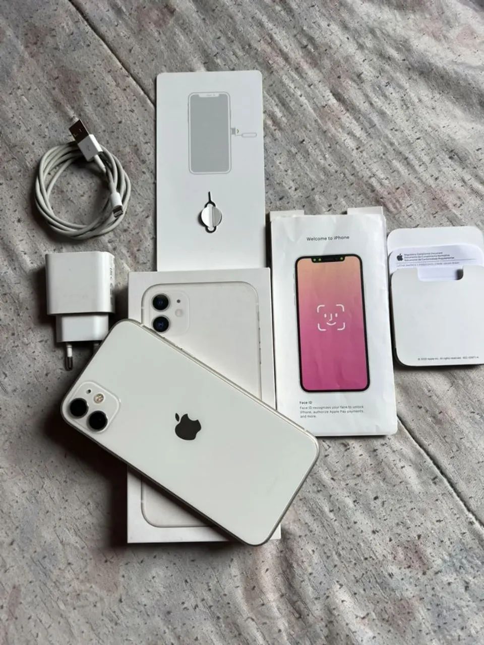 iPhone 11 branco. 128g. Face id OK. Na caixa - Foto 2
