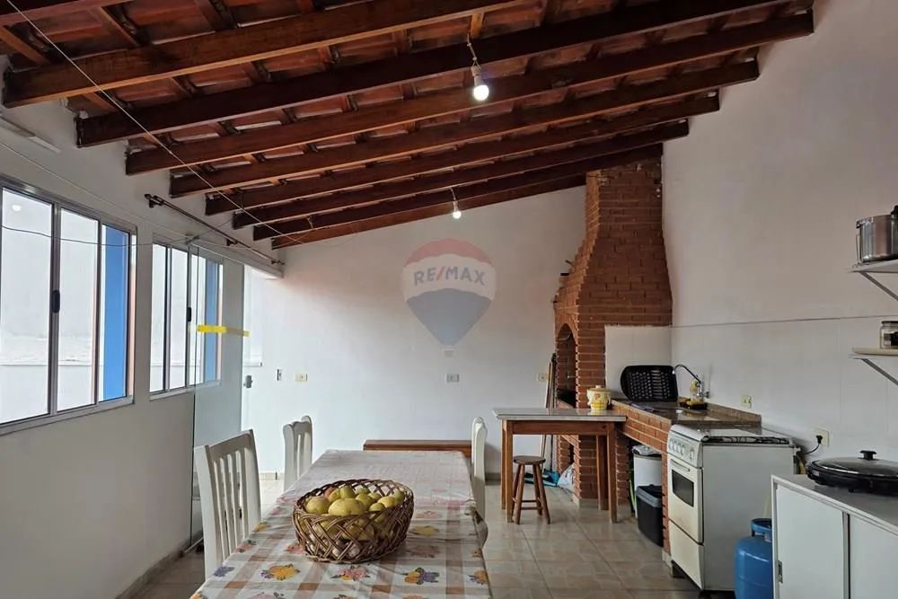 Casa à venda no centro de Pinhalzinho-SP próxima à praça e comércios - Foto 5