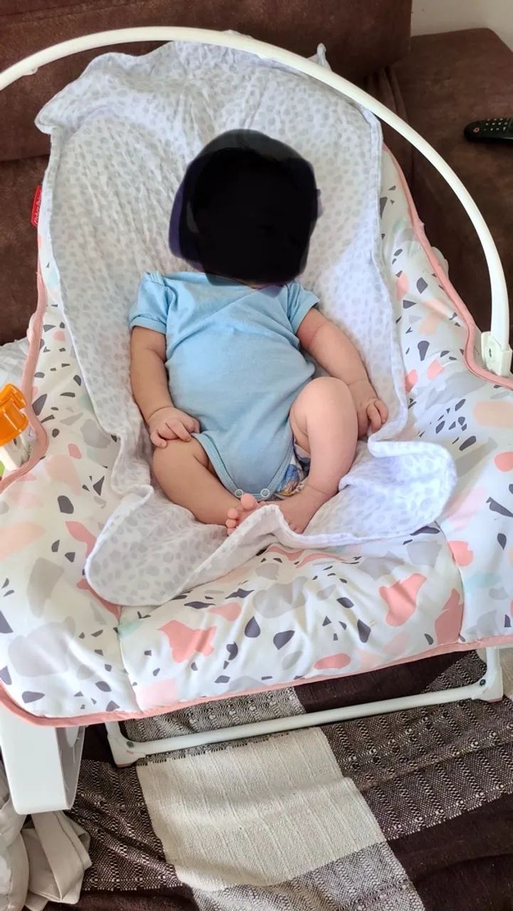 Cadeira de bebê que balança 