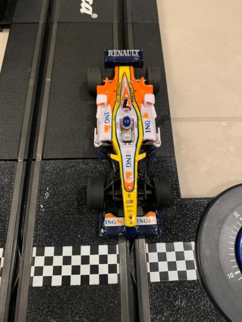 Miniatura Fórmula 1 Panasonic Toyota Racing TF104 R. Zonta