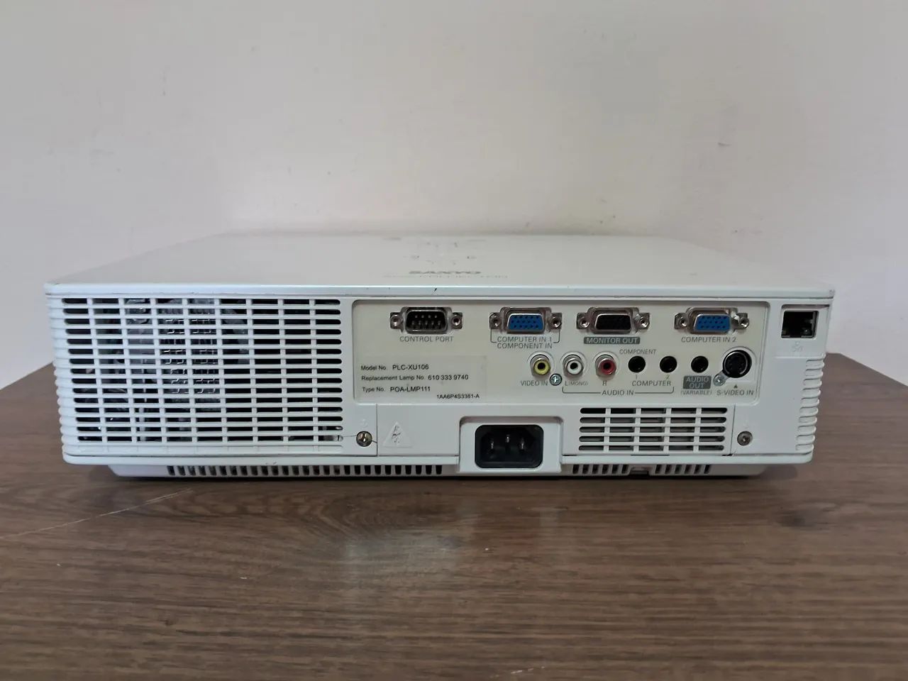 Projetor   Sanyo   XU106  - Foto 2