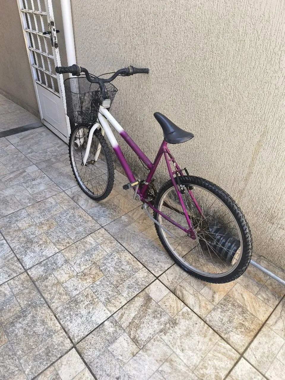 ?Bicicleta Feminina Aro 26 com Marcha e Cestinha -Desapego - Foto 3