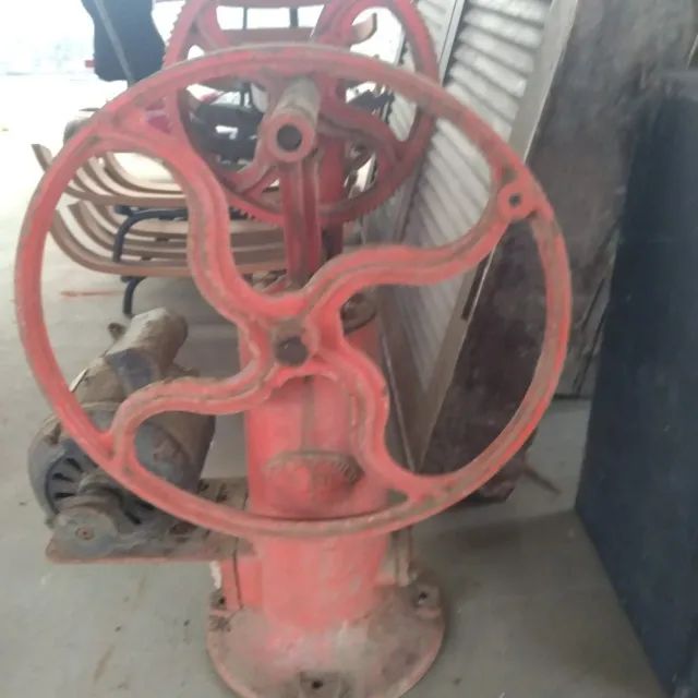 BOMBA POÇO ANTIGA