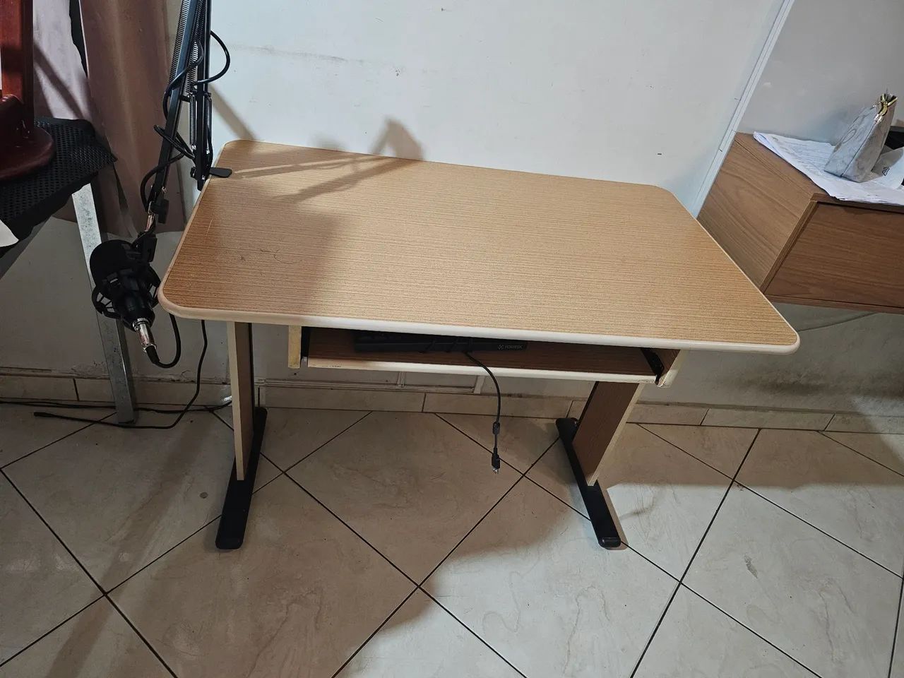 Mesa para computador impecável 