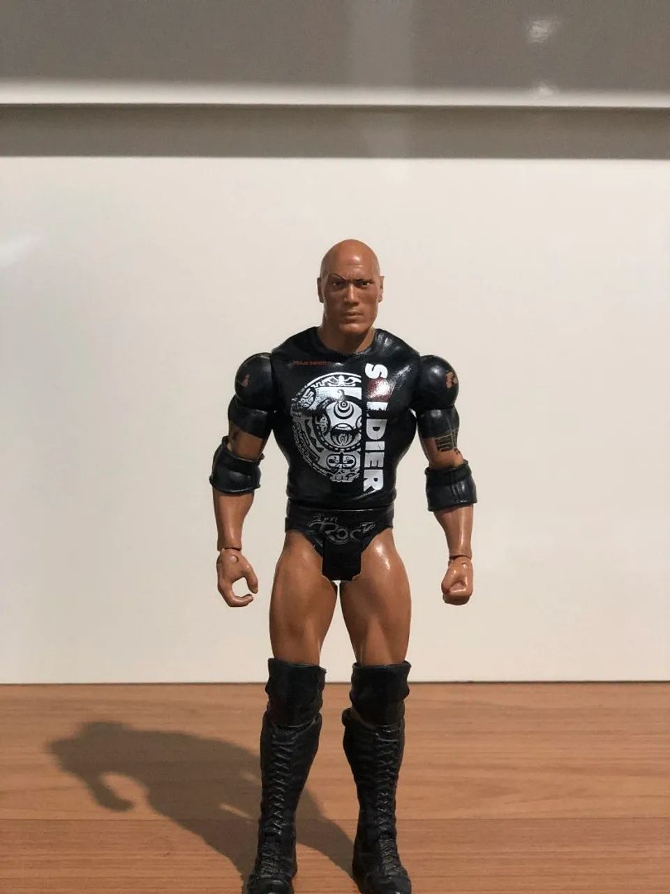 mattel wwe wrestling exclusive superstar entrances action figure the rock- edição limitada