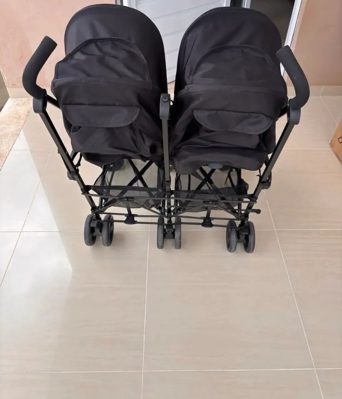 Carrinho bebê gêmeos 