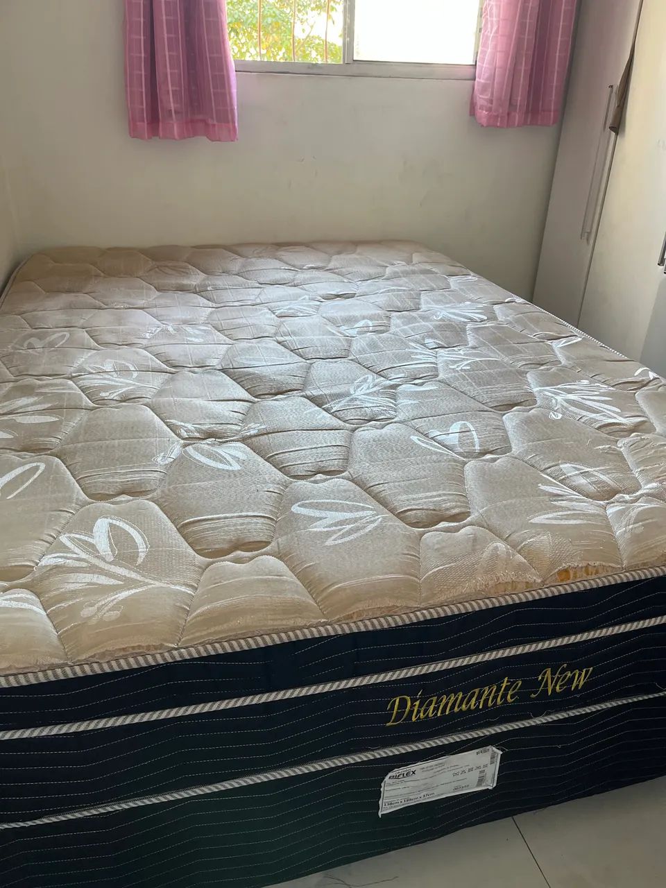 Cama box de casal com colchão