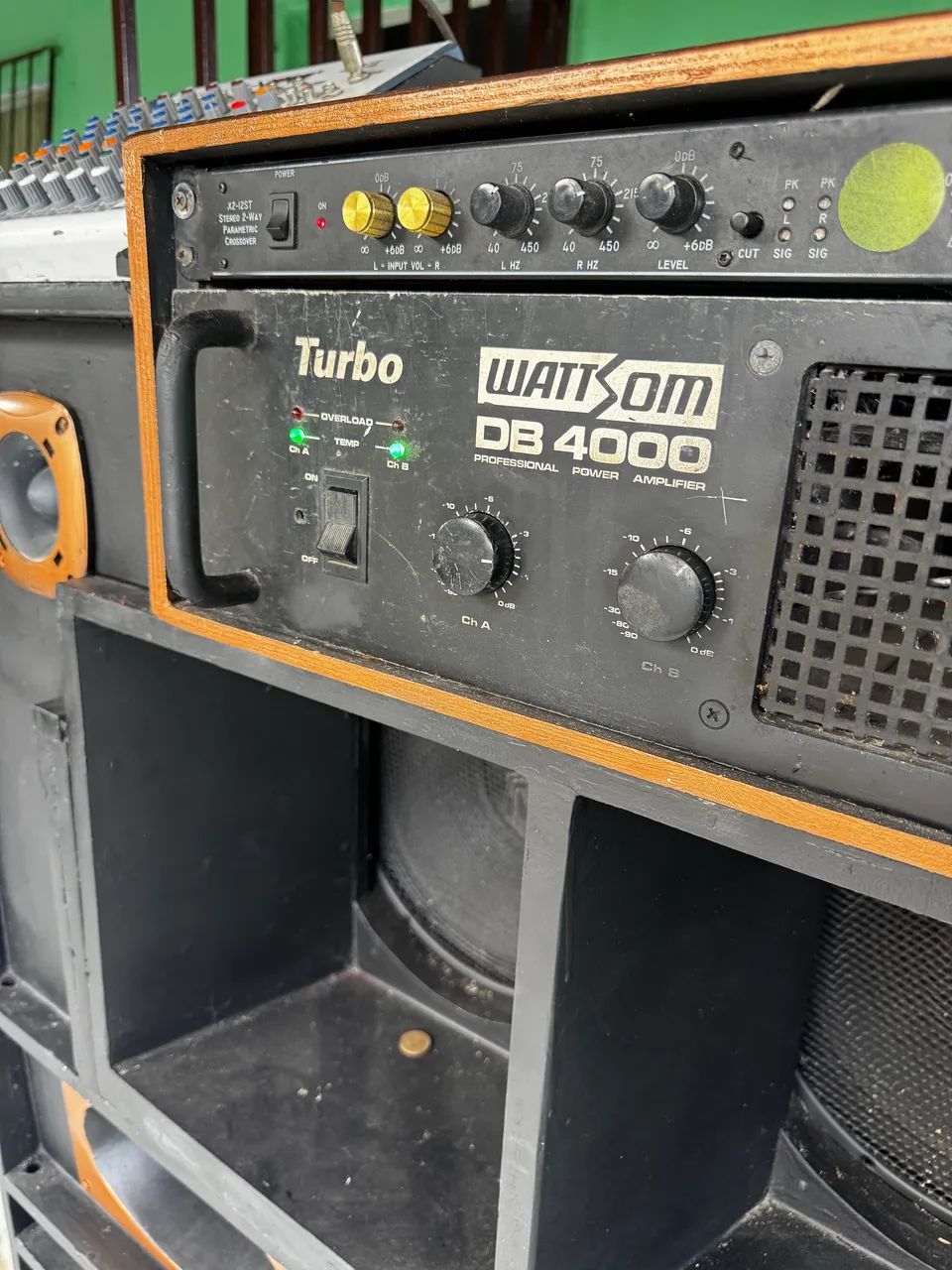 Som Completo: Caixa Trio Dupla + Wattsom DB 4000 + Mesa Bluetooth 