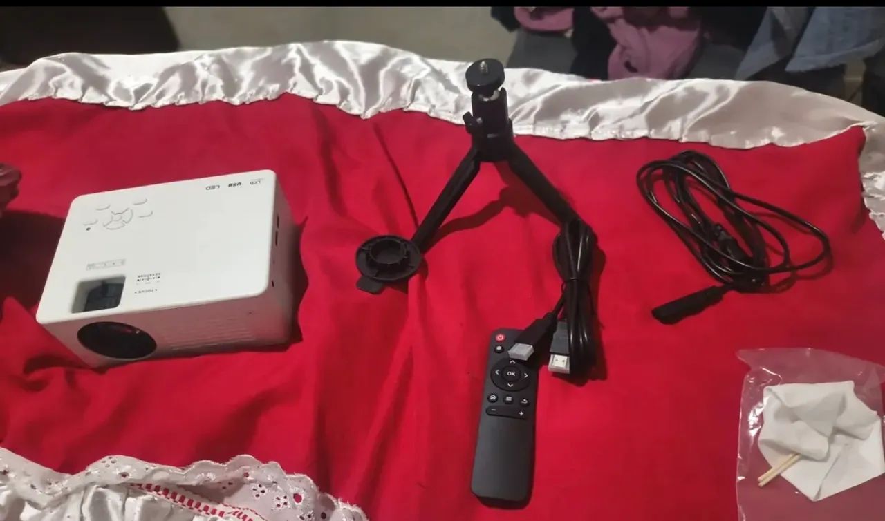 Projetor Profissional Android 4K - Preço venda rápida. - Foto 2