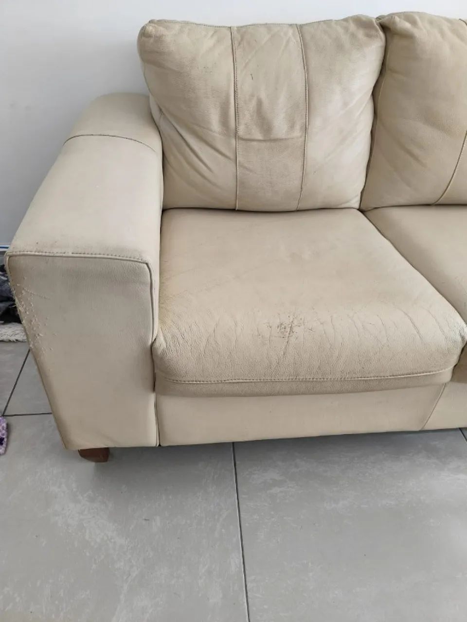 Sofá  de couro 3 lugares - Foto 4