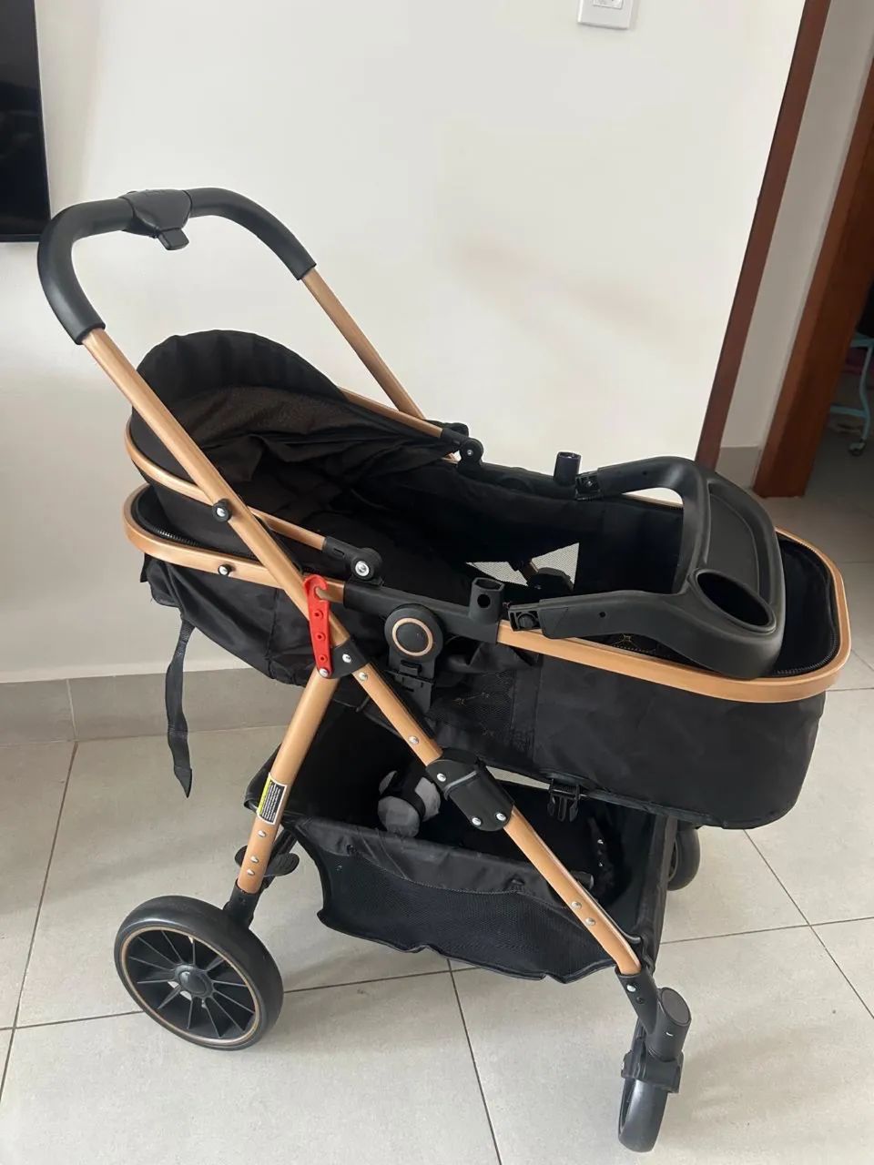 Carrinho de Bebê + bebê conforto 