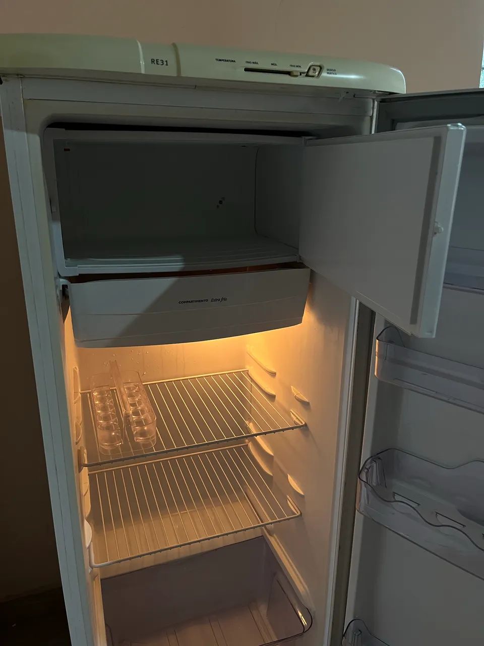 Vende se Geladeira Electrolux  - Foto 3