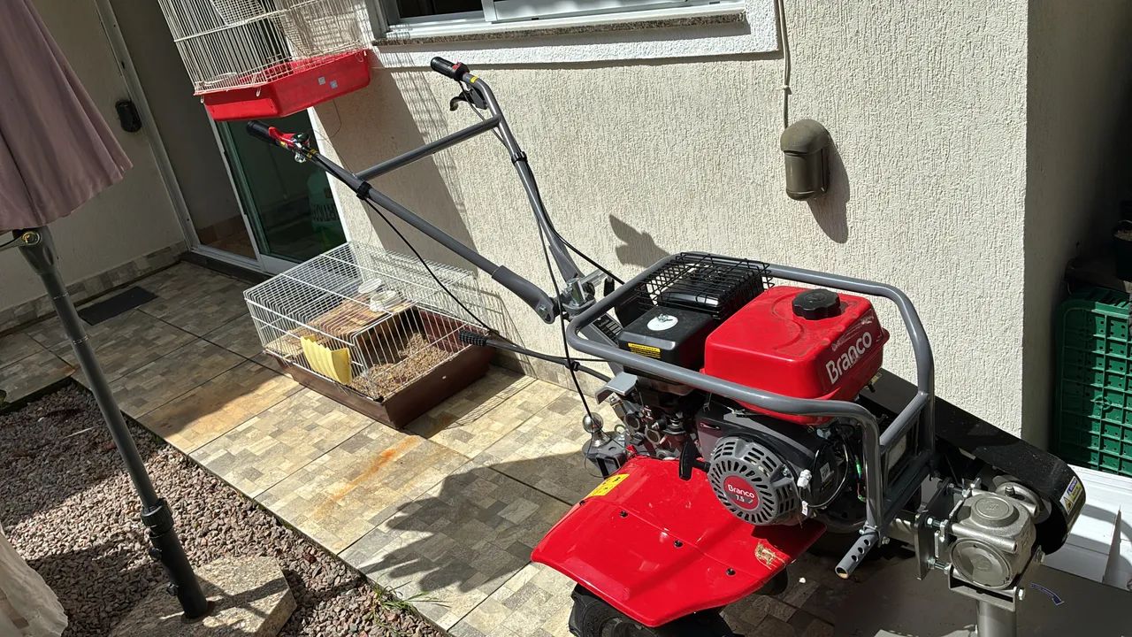 Micro Trator com roçadeira frontal - Foto 3