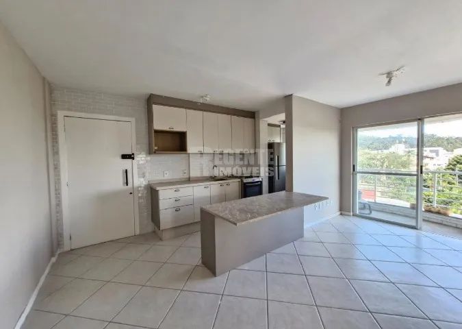 Apartamento à venda com 2 quartos sendo 1 suíte no bairro Trindade em Florianópolis