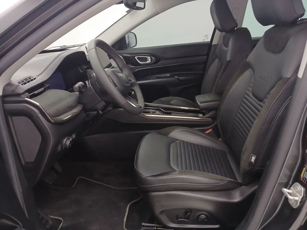 Jeep Commander Limited T270 1.3 TB Flex Aut., foto 16 de 18
