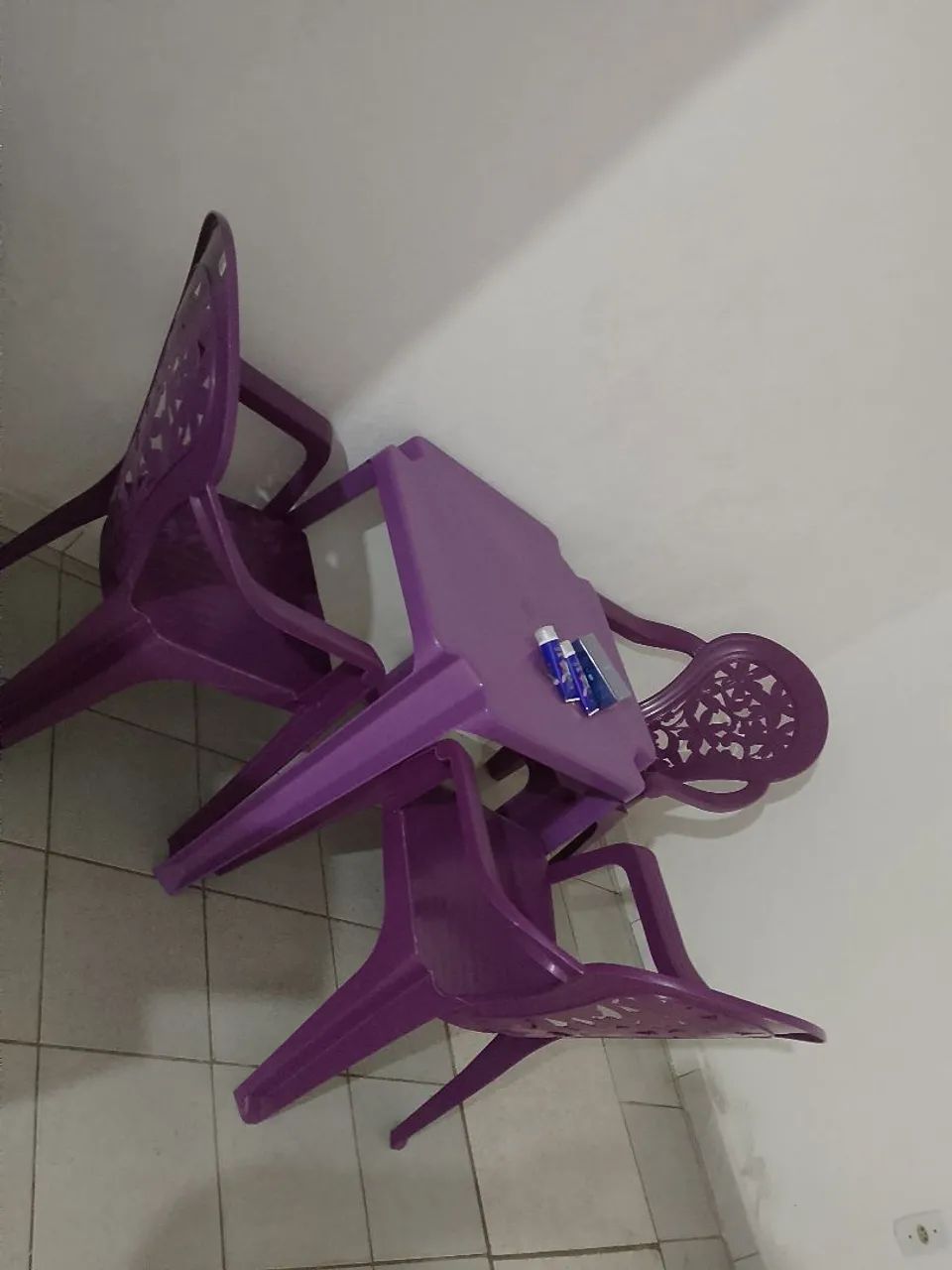 Cadeiras e mesa 