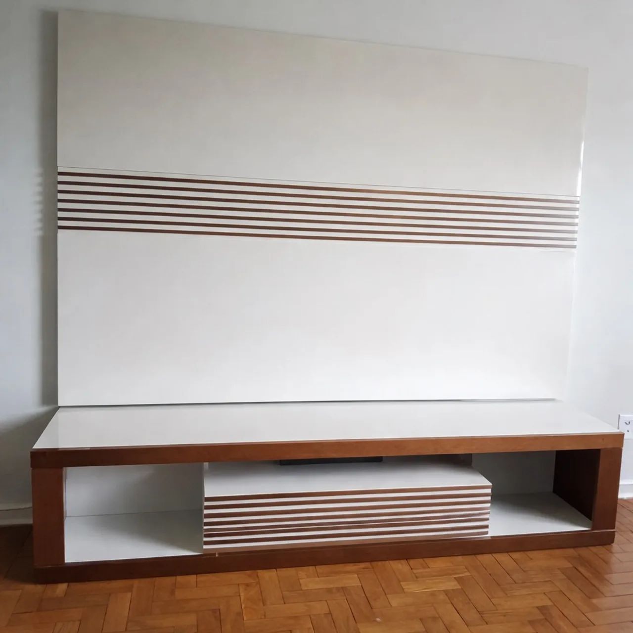 Rack moderno para TV em ótimo estado 