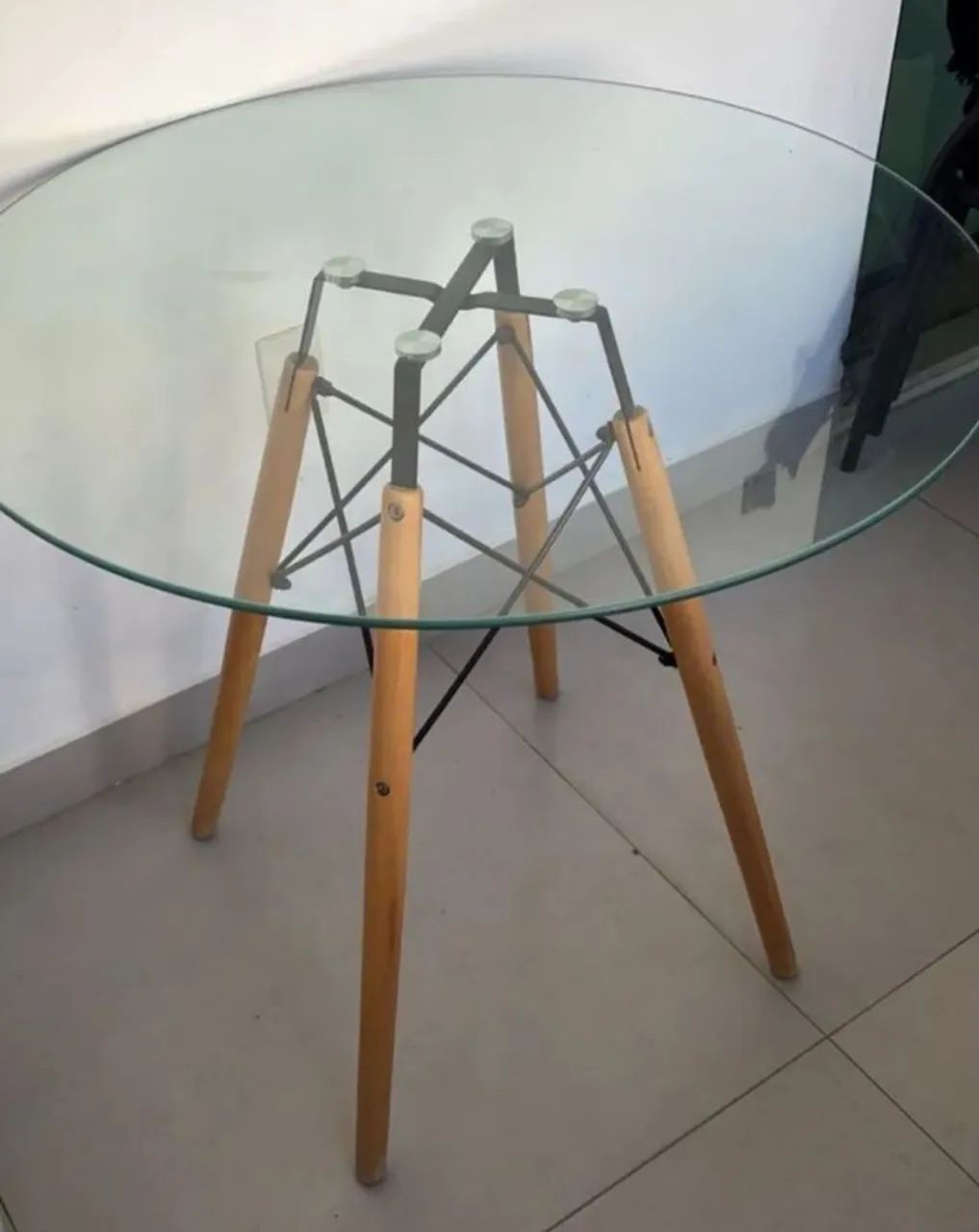 Mesa eiffel 1,20m vidro temperado