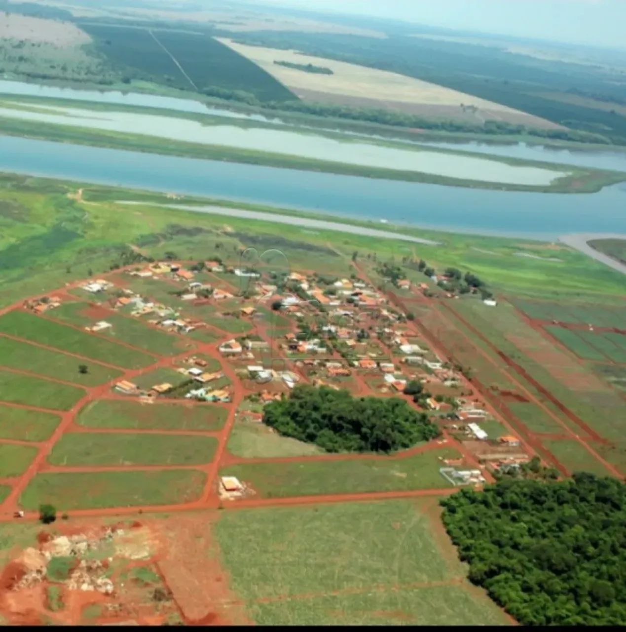 ***TERRENO EM PLANURA****