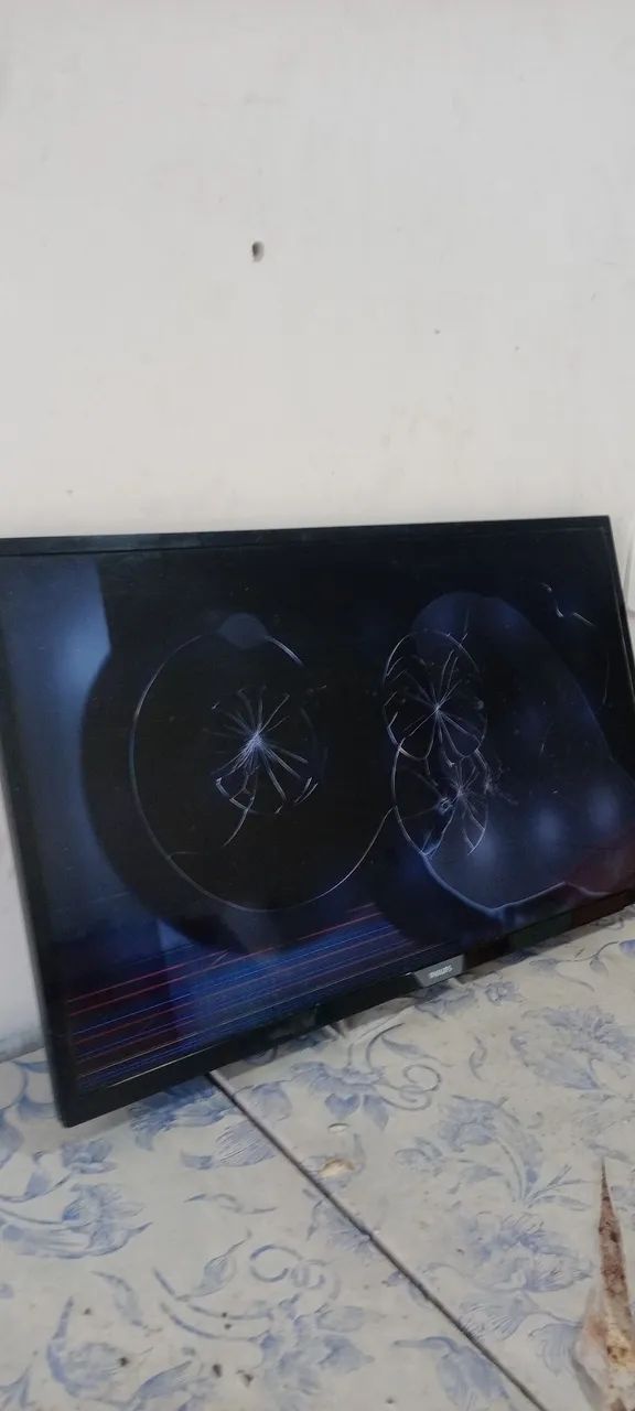 Vendo uma tv 32 polegadas para retirada de peças 