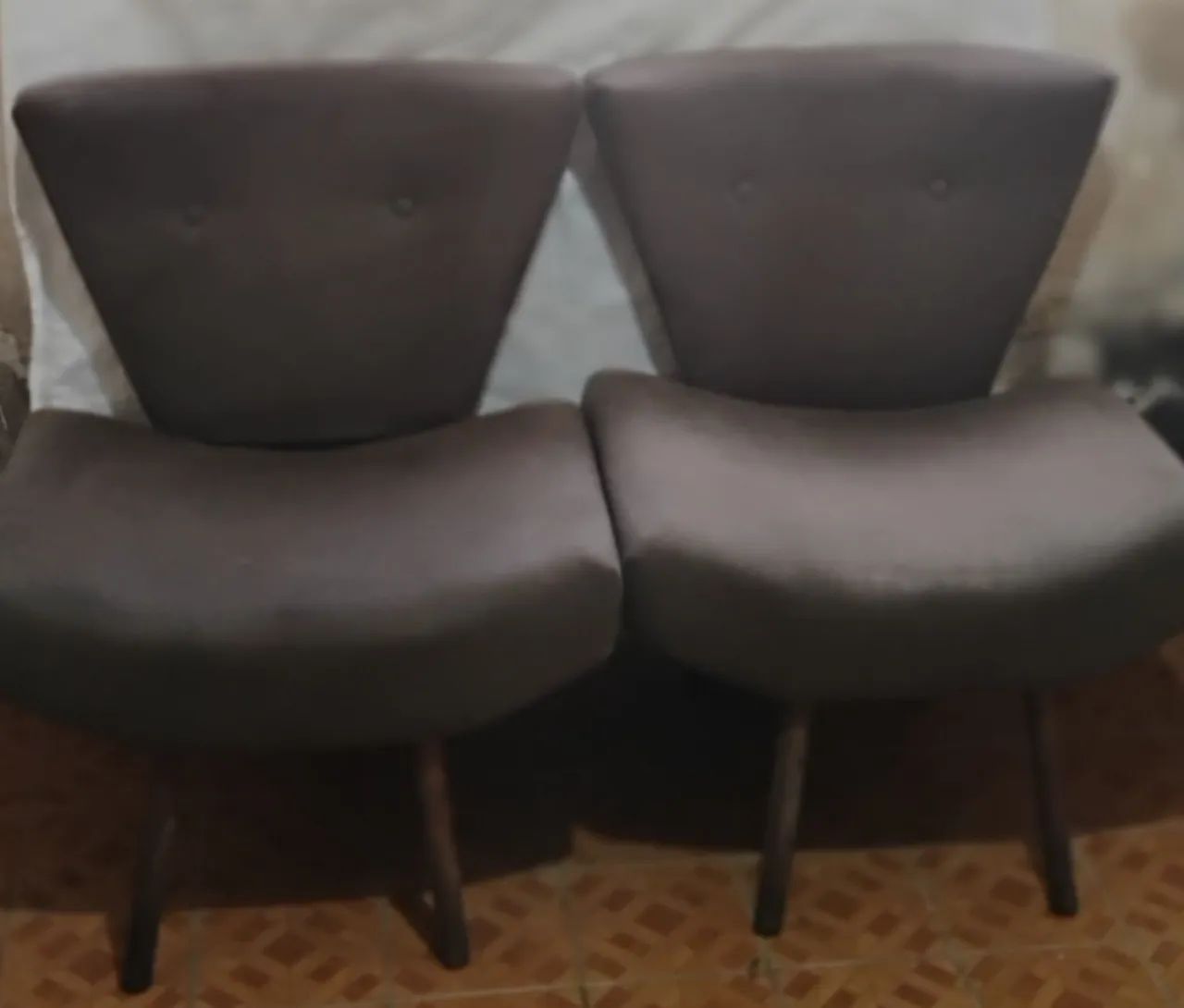 Cadeiras poltronas confortáveis em bom estado para comércio casa 