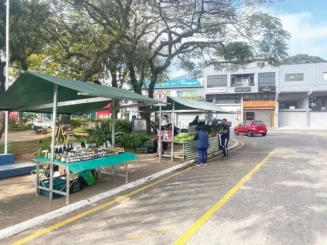 PONTO COMERCIAL PARA LOCAÇÃO  CENTRO DE ARUJÁ | PRAÇA DO CORETO - Foto 2