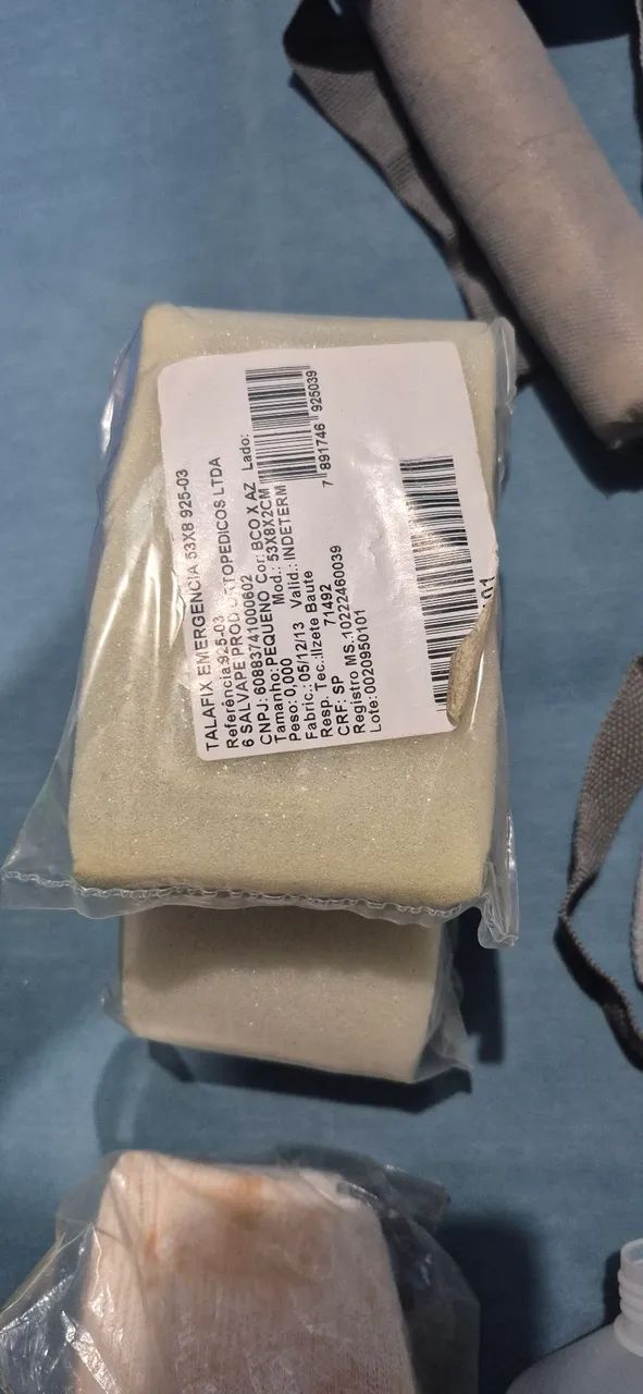 Bolsa de primeira socorros com várias Talas de diversos tamanhos - Foto 4