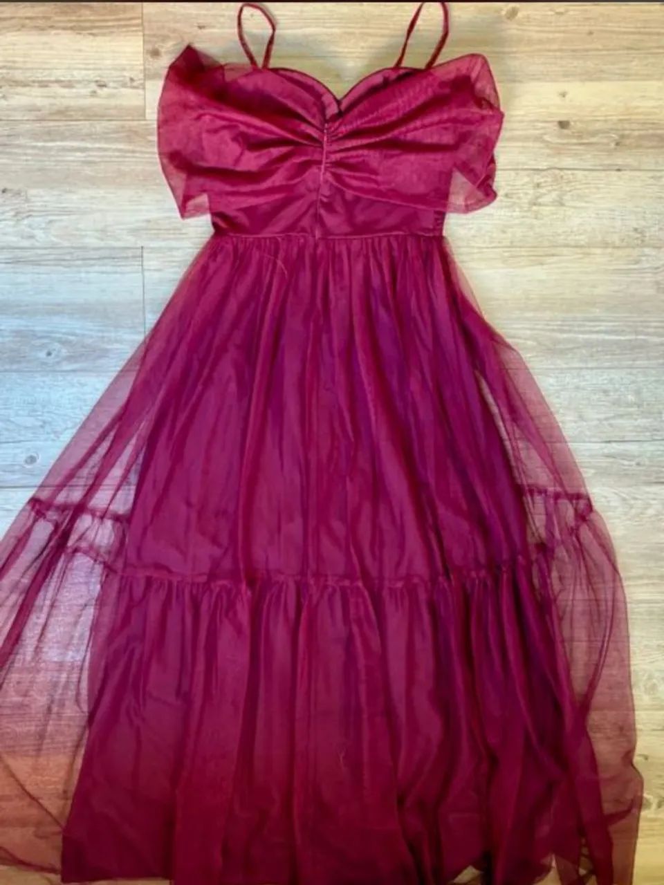 Vestido elegante de tule longo e vinho - Foto 3