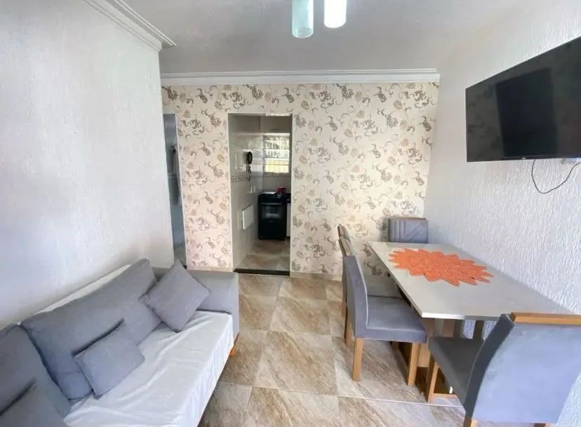Casa com 2 quartos e um banheiro