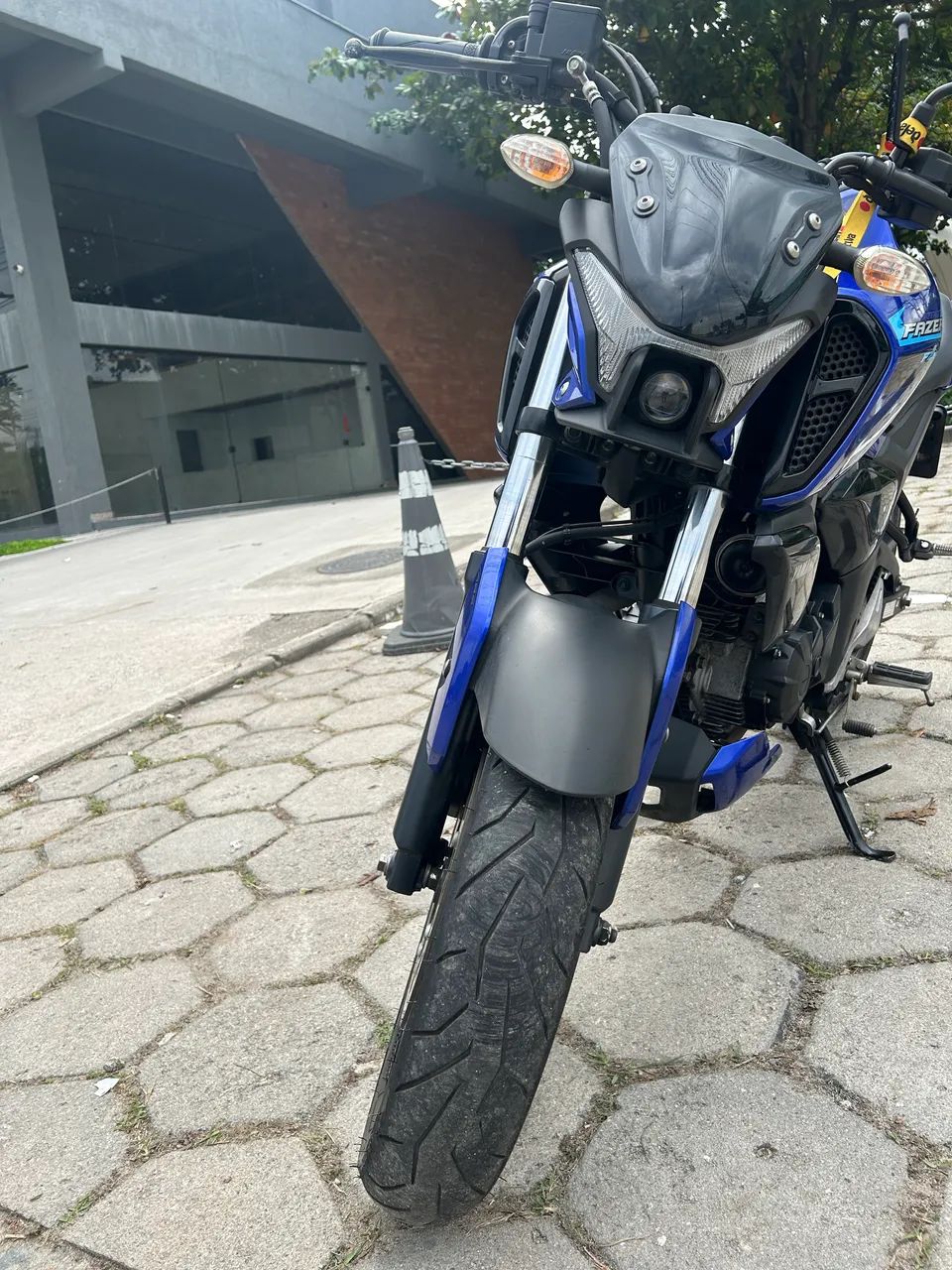 FZ15 