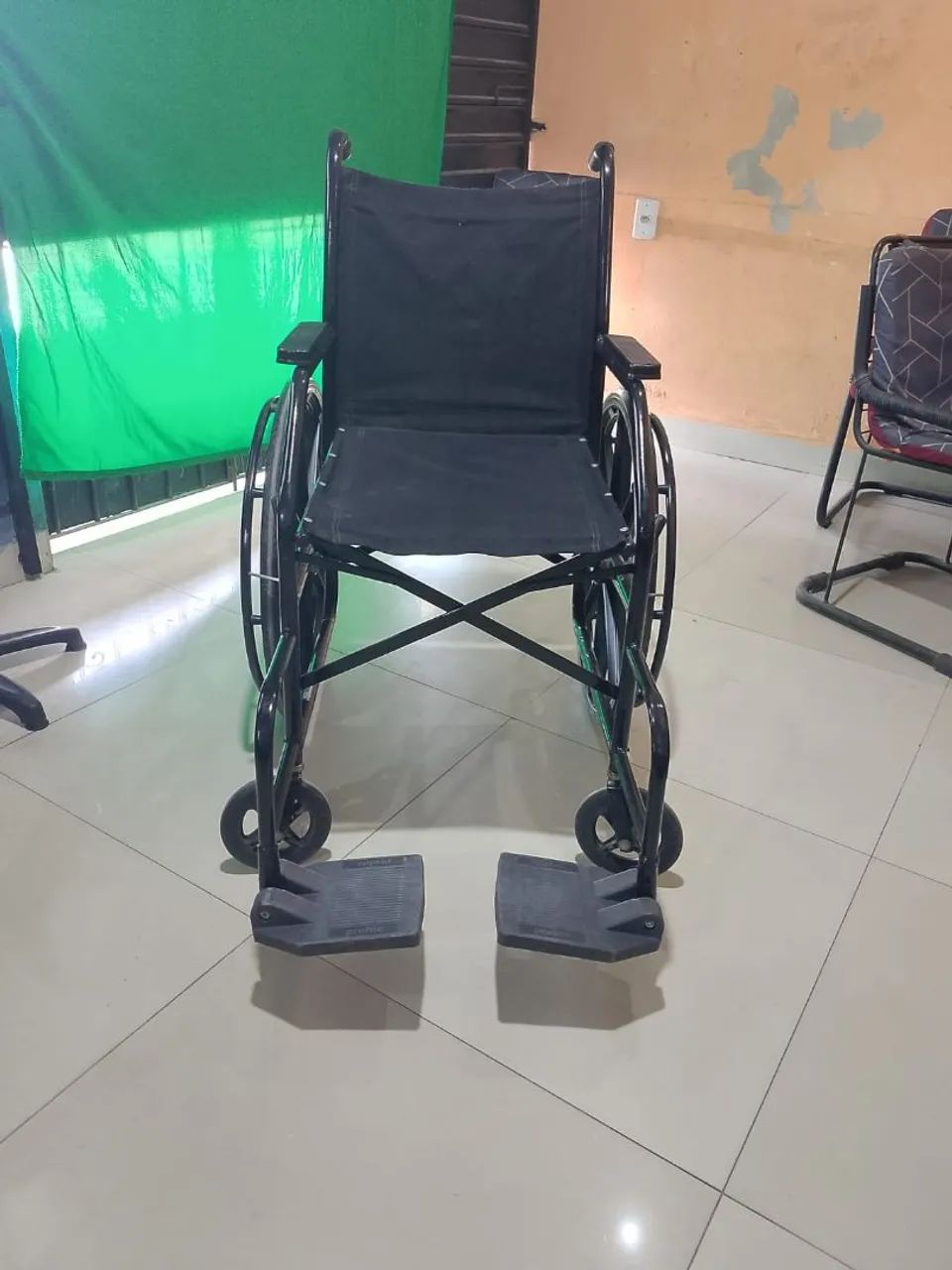 Vende-se se cadeira de rodas  - Foto 2